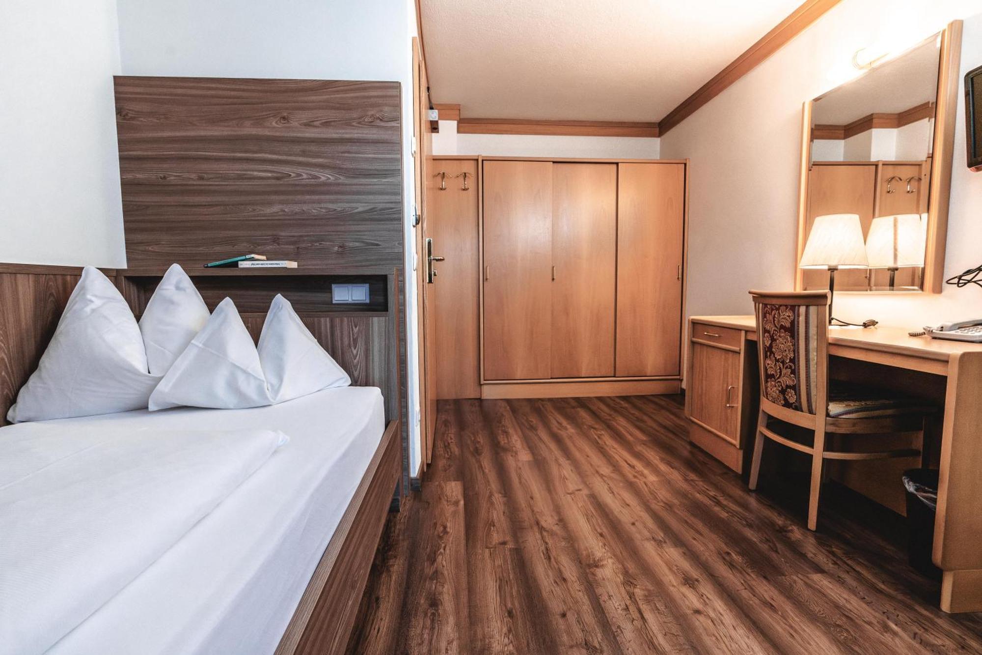 Hotel Reischach Brunico Kültér fotó