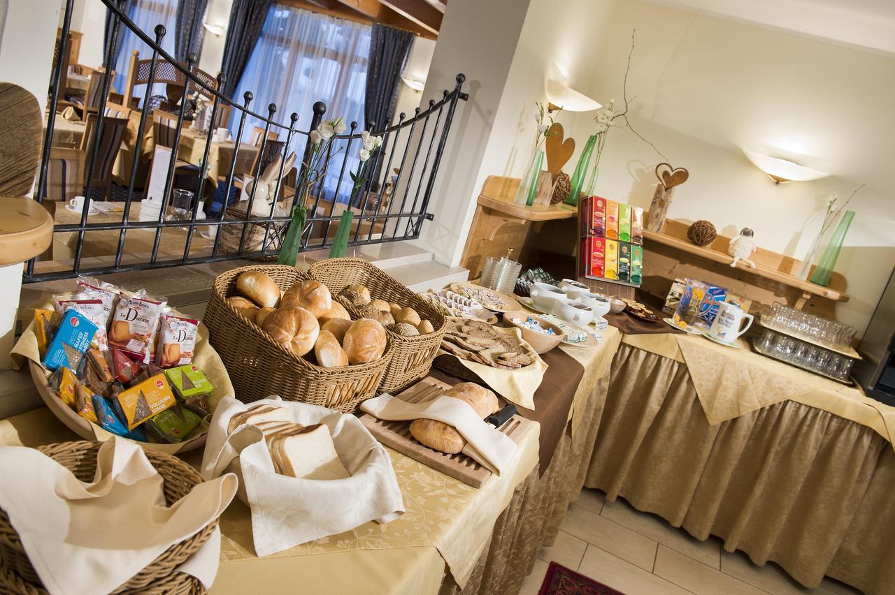 Hotel Reischach Brunico Kültér fotó